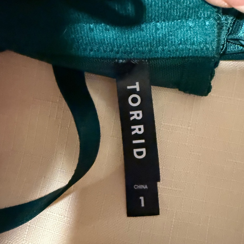 Torrid Teal Lace Trim Bustier, Size 1 - Picture 4 of 6